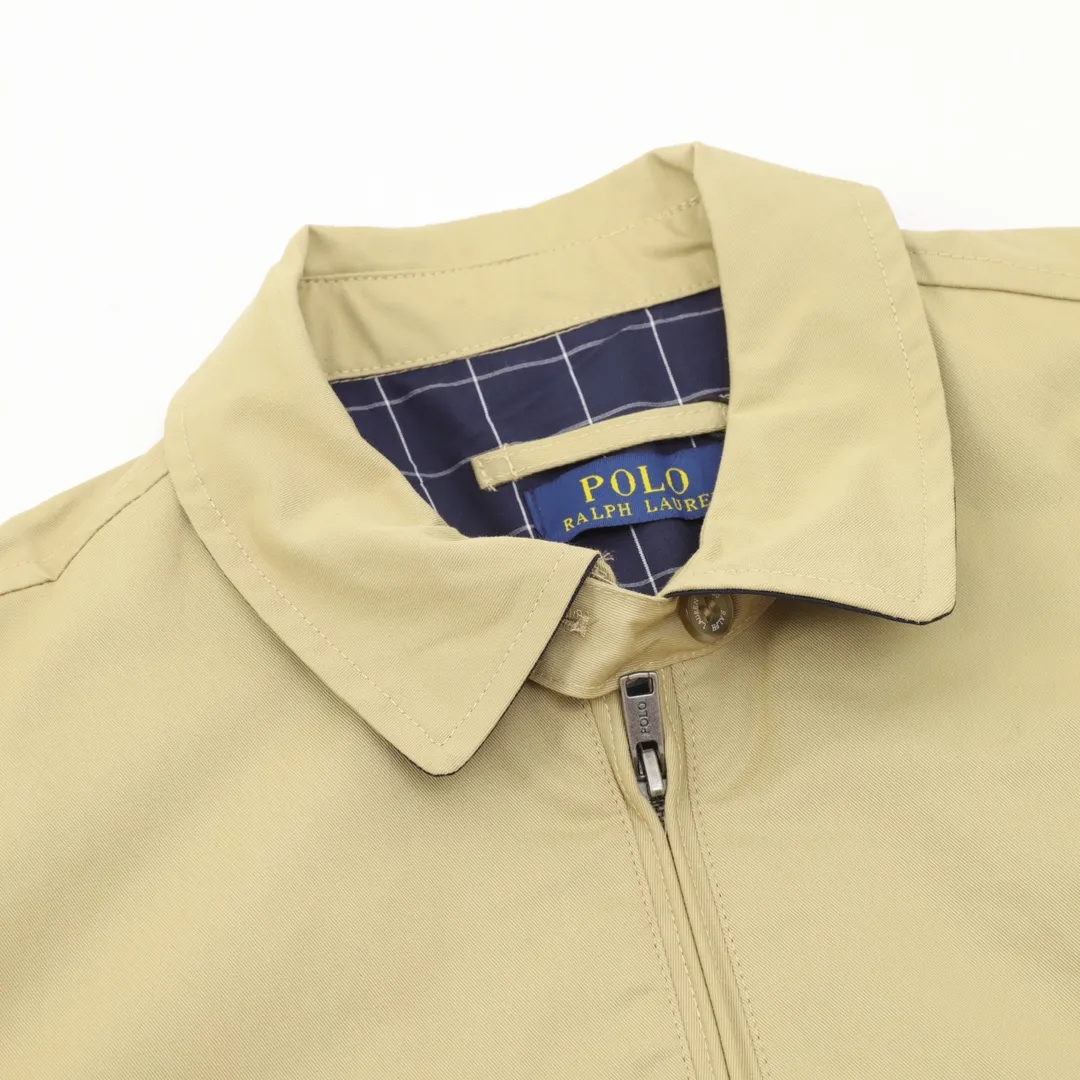 P580 Ralph Lauren/Ralph Lauren R25 classic unisex old cadre zipper jacket, same style as Yi Mengling, item number: RL12168. Recommended by many fashion bloggers, the Harrington jacket's lapel zipper windproof design perfectly blends casual style with street trend elements, making it very suitable for neutral wear. The fabric texture of the jacket is excellent and comfortable to wear. It is a very versatile and trendy jacket. Original development, 100% pure cotton fabric, exquisite embroidery, evergreen style for all seasons, feel free to buy it, retro will never go out of style!  Size: S-XL